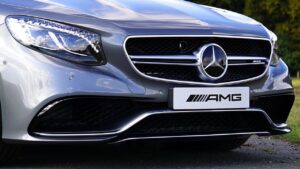 Tips Membersihkan Lampu Mobil Buram